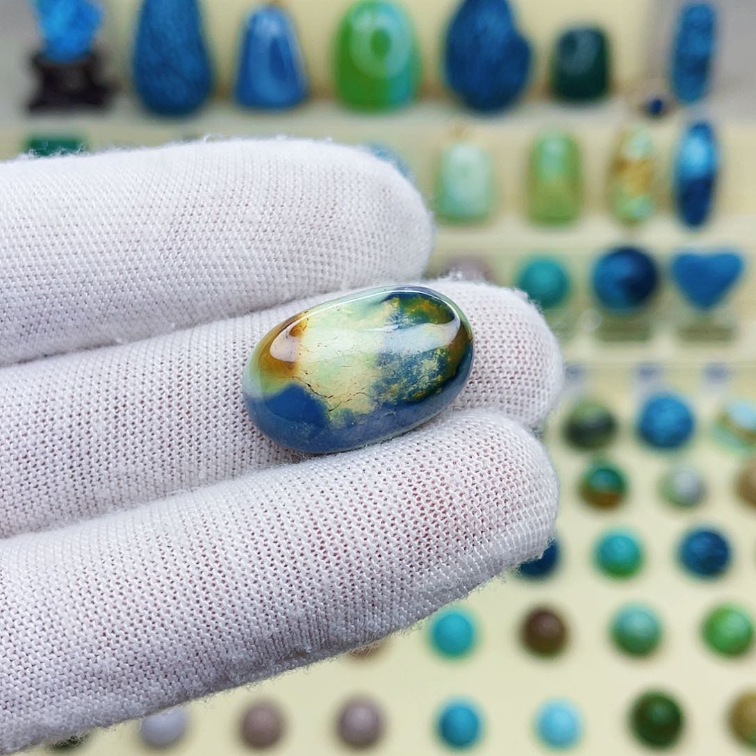 绿松石绿松石未镶嵌