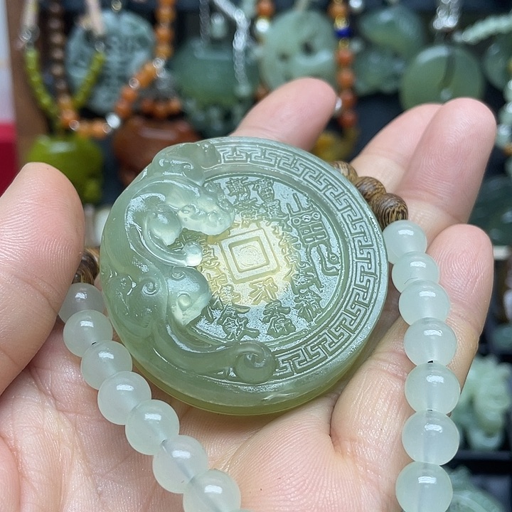 未镶嵌蛇纹石玉颈饰