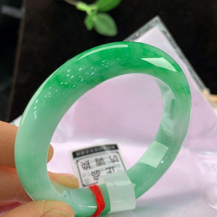 翡翠手镯未镶嵌多****y111-0026