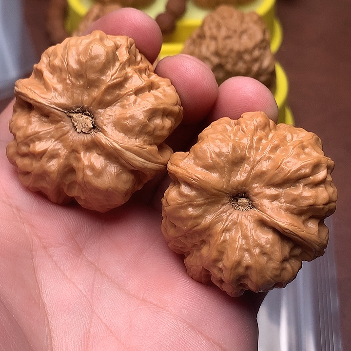 梵***柜吊坠文玩核桃蛤蟆头