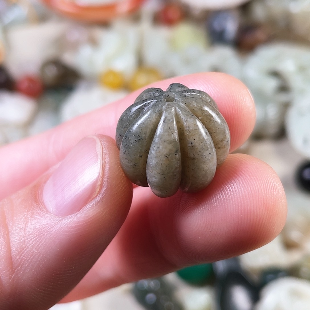 和田玉（糖玉）颈饰未镶嵌