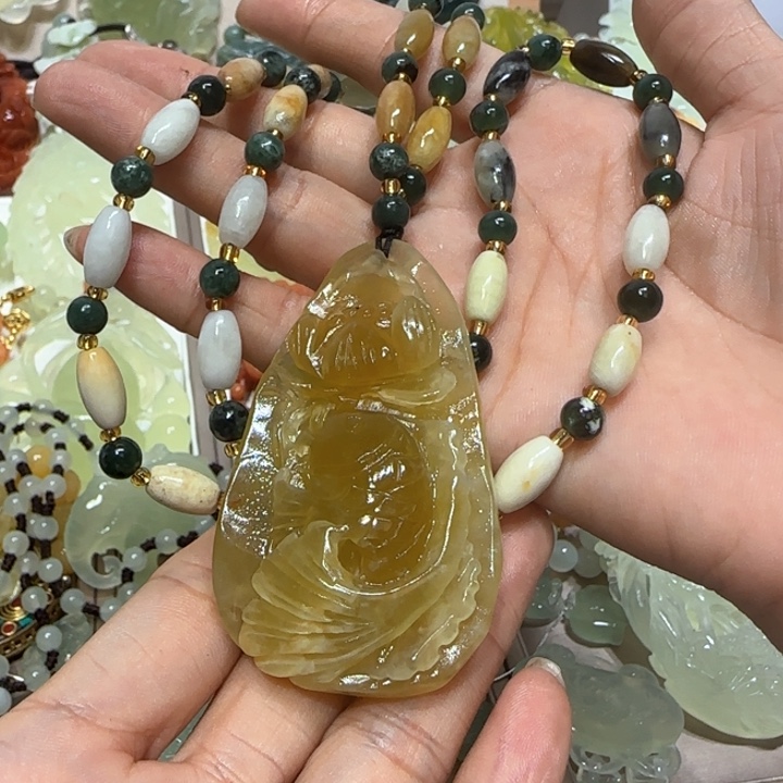 蛇纹石玉吊坠未镶嵌