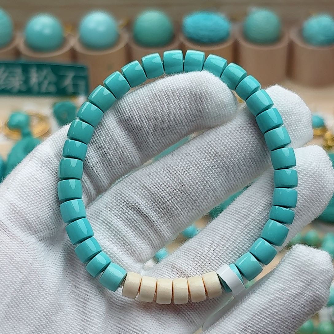 绿松石未镶嵌珠宝奇石