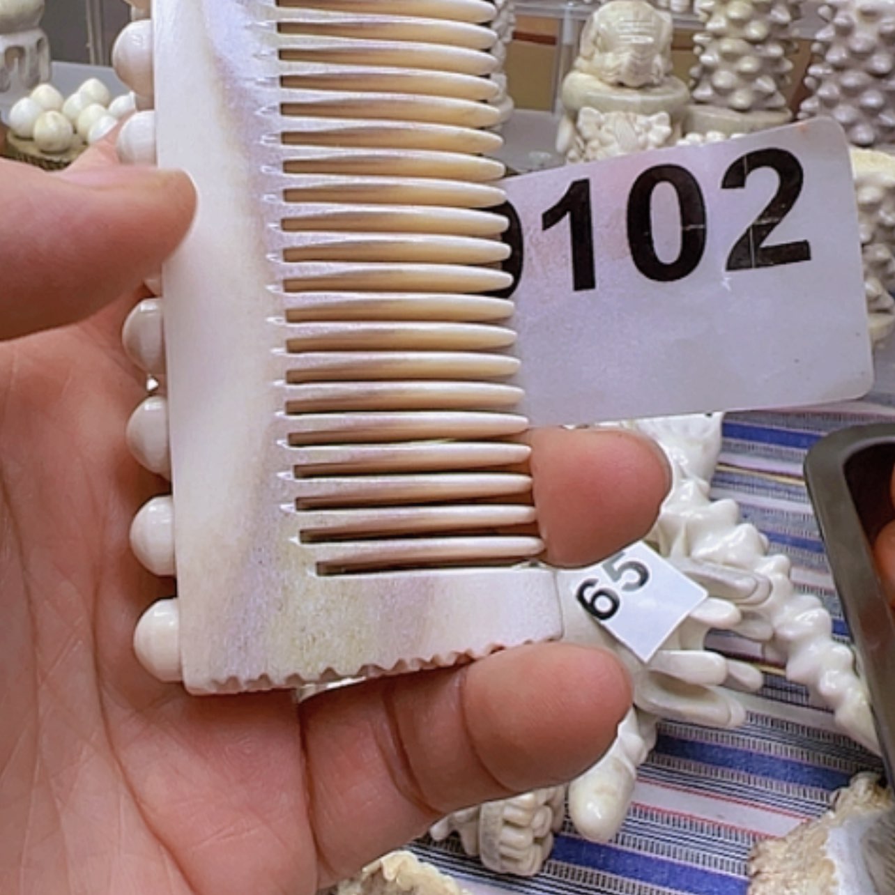 【闪购商品】砖雕梳子特价处理