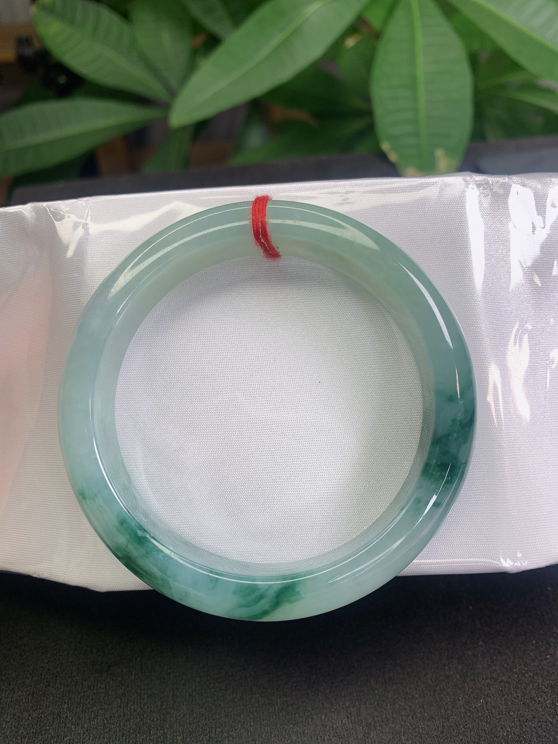 （116号）缅甸天然A货翡翠56-57圈口糯冰底飘花正圈手镯、有棉线