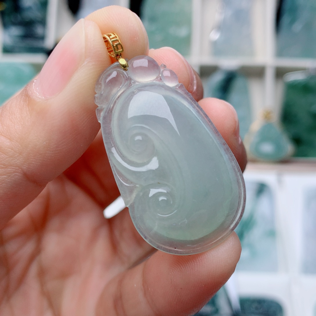 翡翠颈饰未镶嵌如意