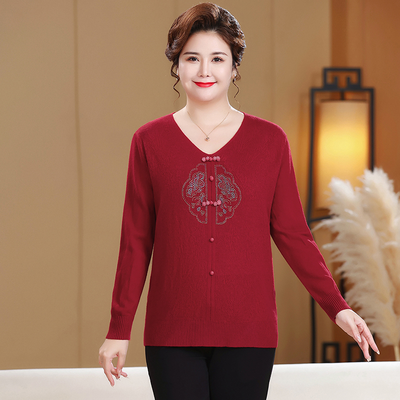230斤特大码胖妈妈装冬季加肥加大纯色V领针织毛衣中老年女打底衫