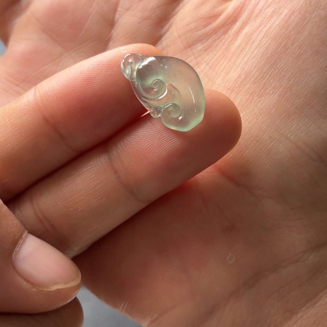 定制翡翠未镶嵌如意