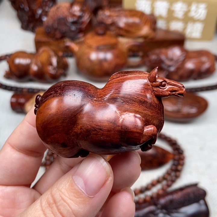 黄花梨/降香黄檀把件小唐马