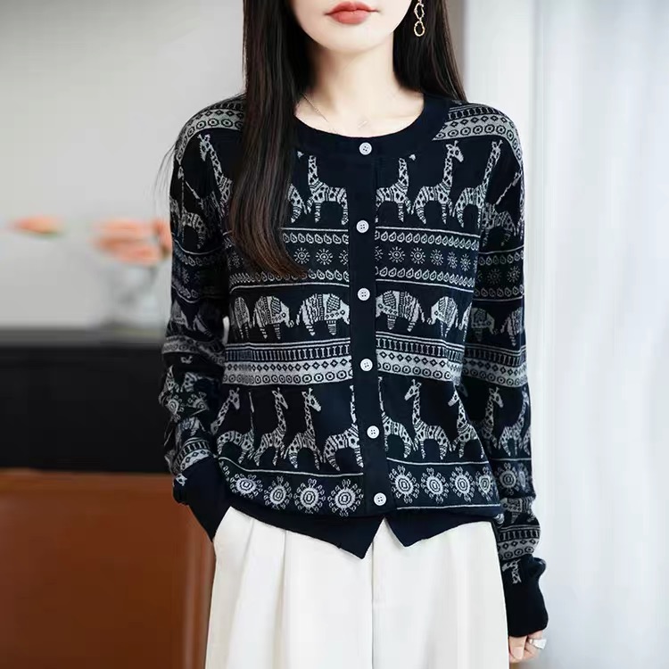长袖毛针织衫轻熟风动物提花毛衣时尚秋冬新款大码女上衣百搭