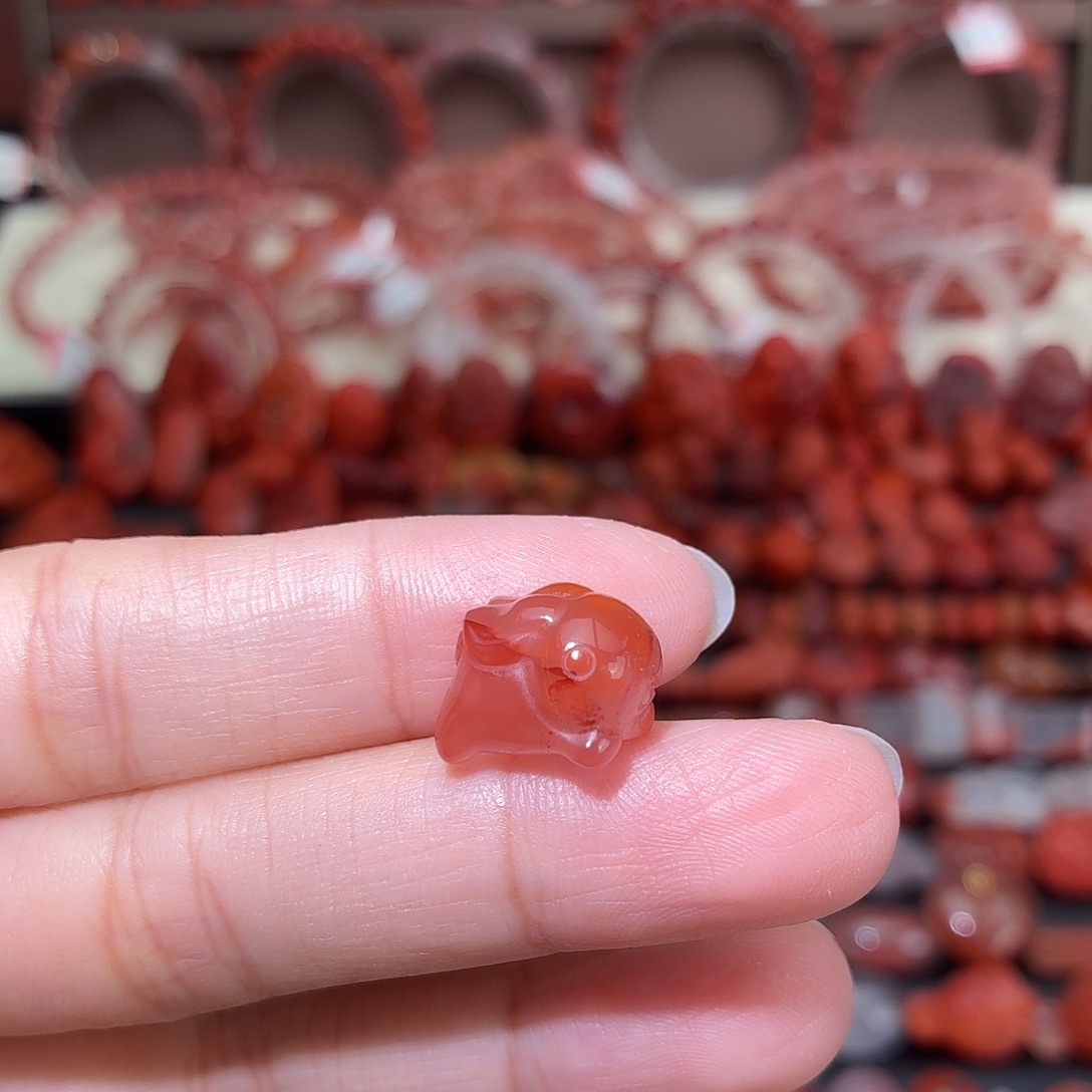 南红玛瑙未镶嵌颈饰