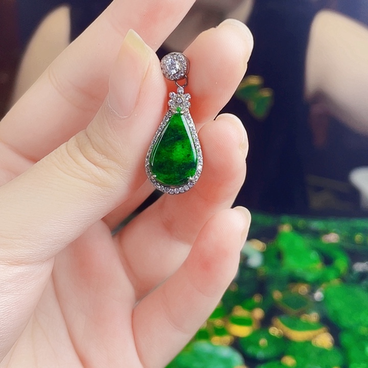 颈饰银S925镶嵌翡翠多样性