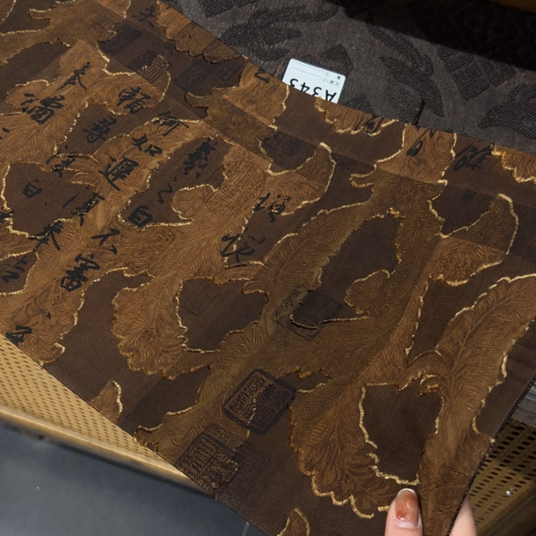 摆件陶瓷。    陶瓷。