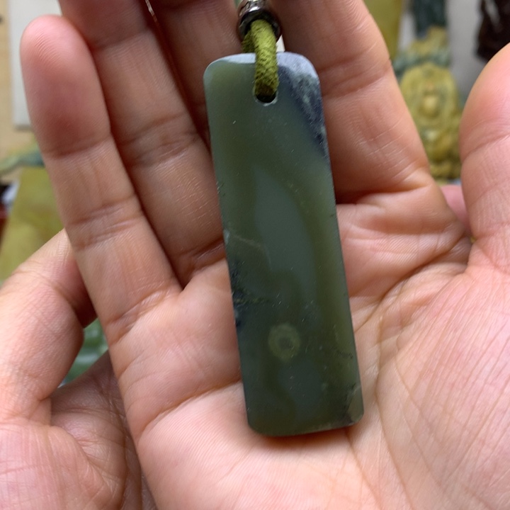 【闪购商品】透闪石质玉吊坠未镶嵌