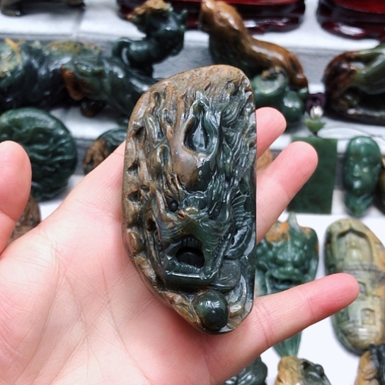 岫岩河磨玉（透闪石质玉）把件未镶嵌