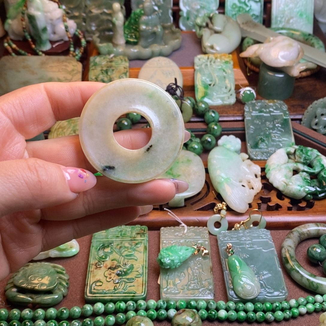 翡翠挂件未镶嵌111111111111111