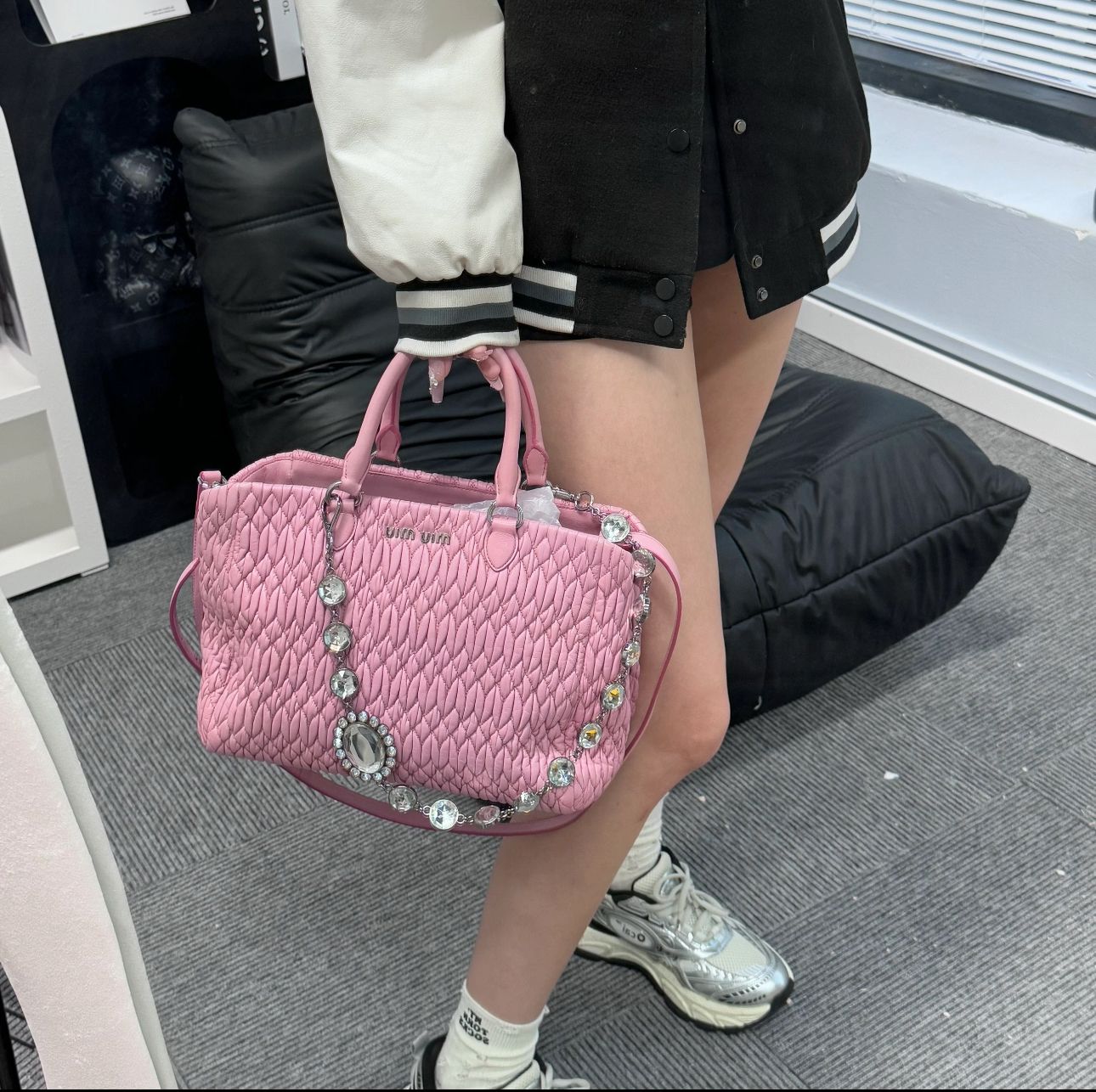 95新 MIU MIU/缪缪 粉色褶皱手提斜挎包