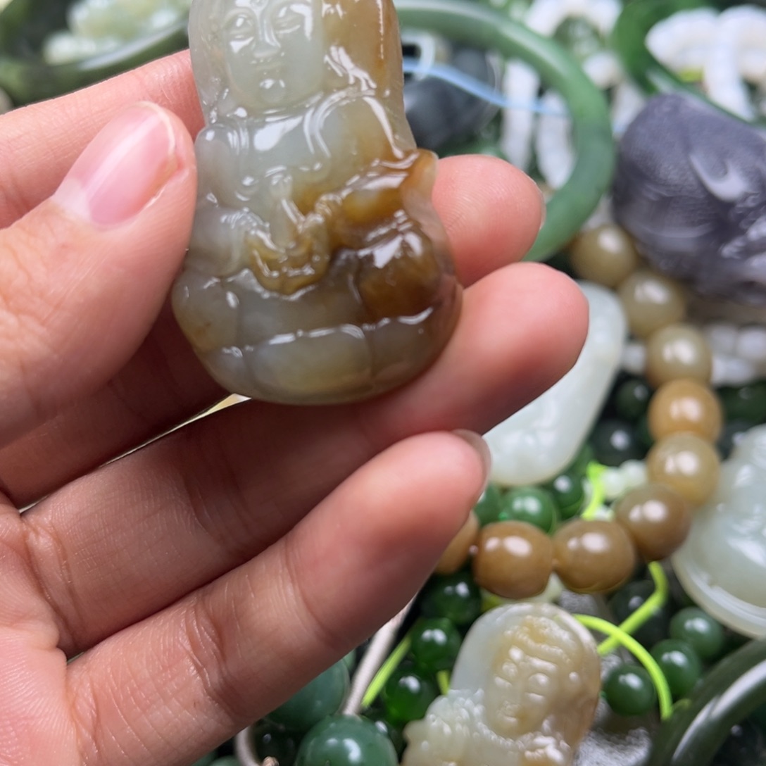 和田玉（糖玉）未镶嵌颈饰