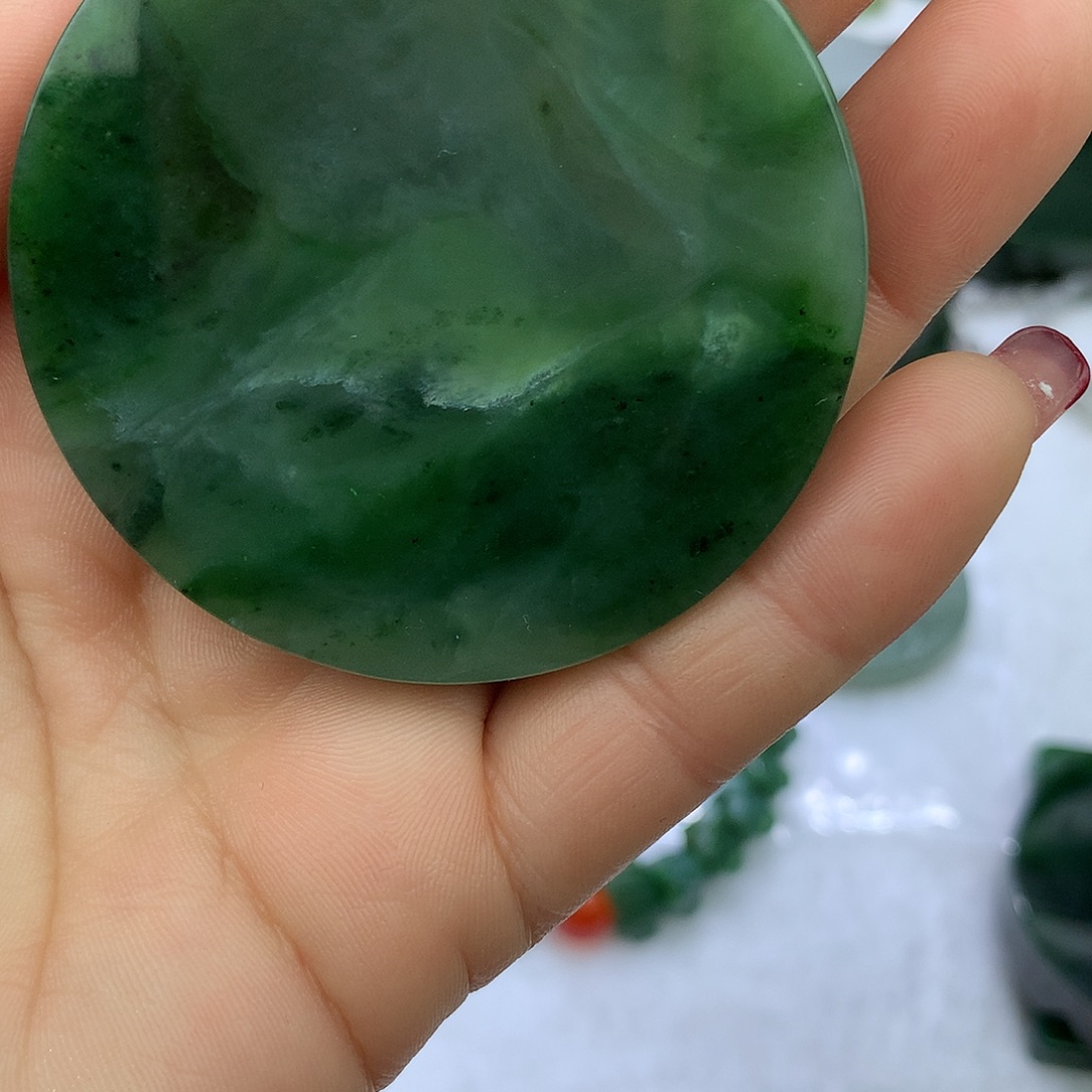 虎***2和田玉（糖玉）未镶嵌珠宝半成品