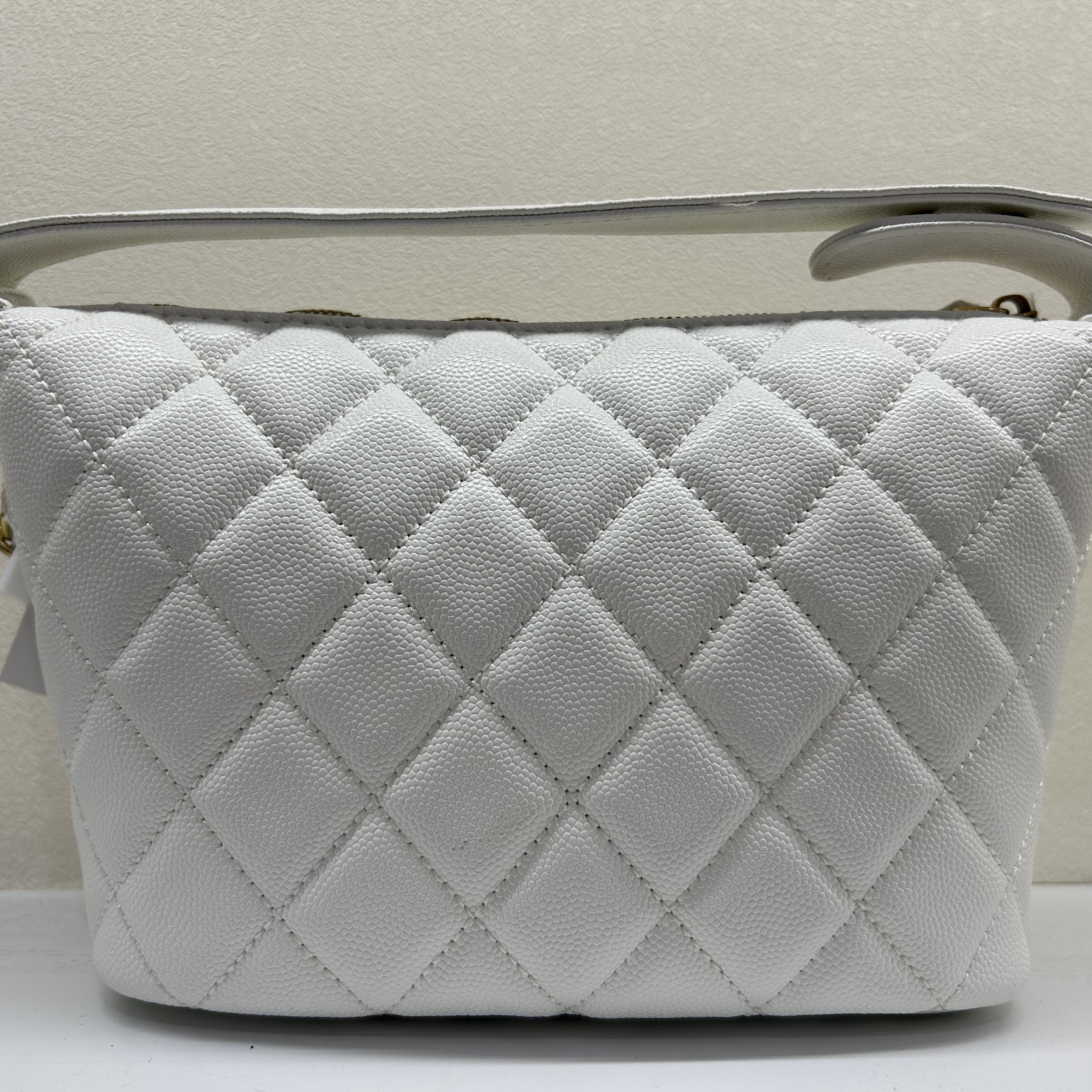 2025新款真皮女包饭盒白色MG25010