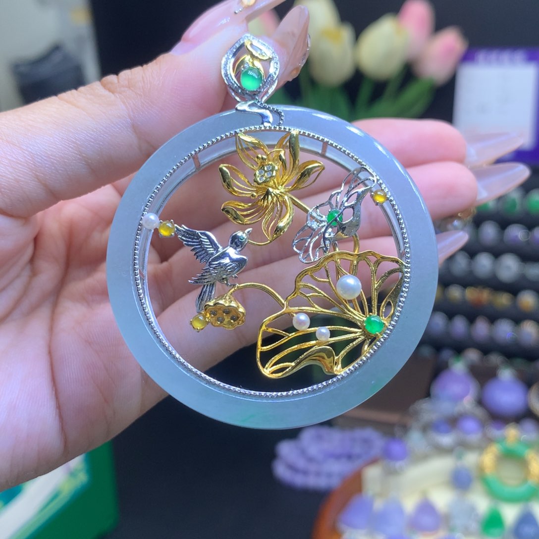 翡翠18K金镶嵌颈饰天然