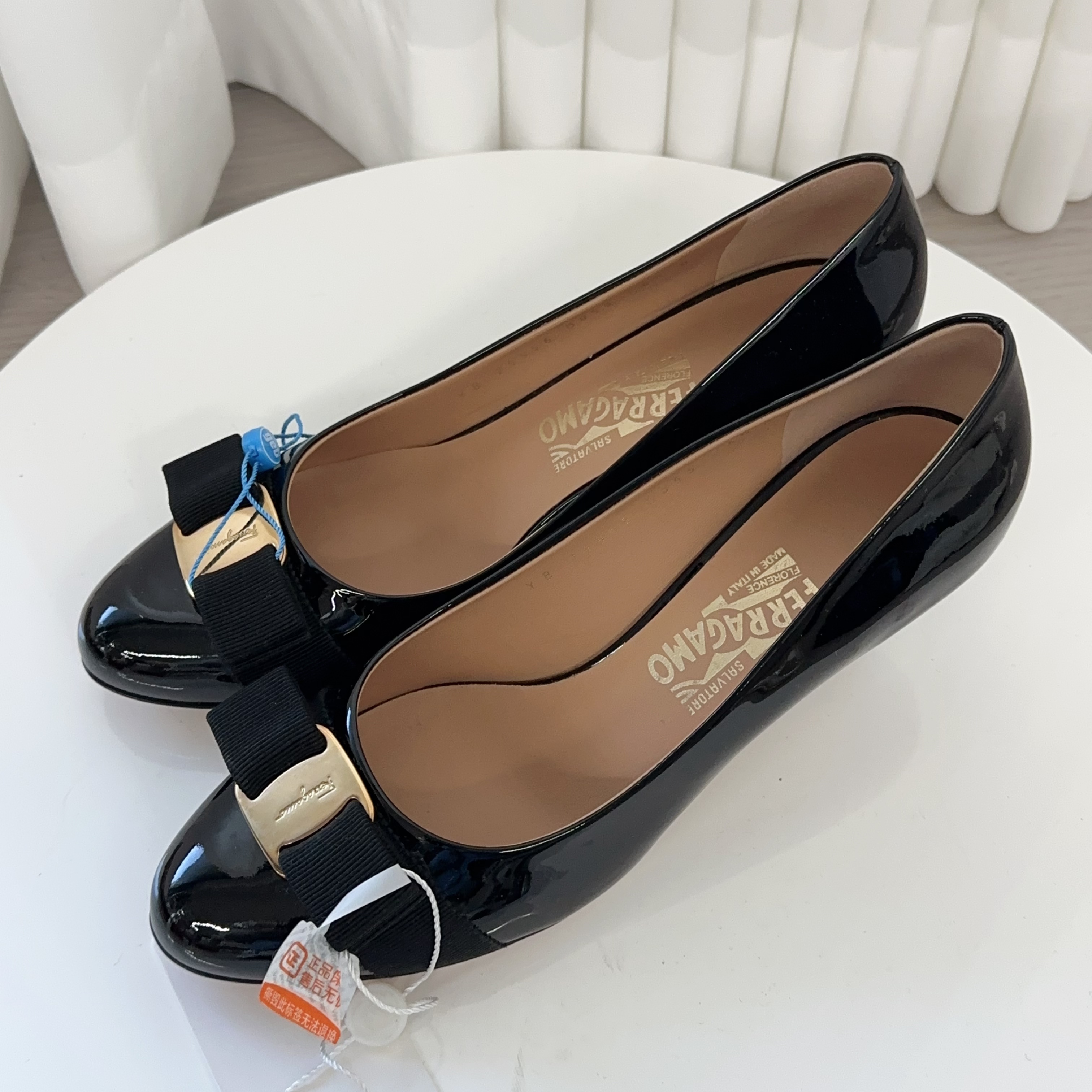 95新 FERRAGAMO/菲拉格慕 菲拉格慕漆皮高跟鞋6码/251104VZX7Z01