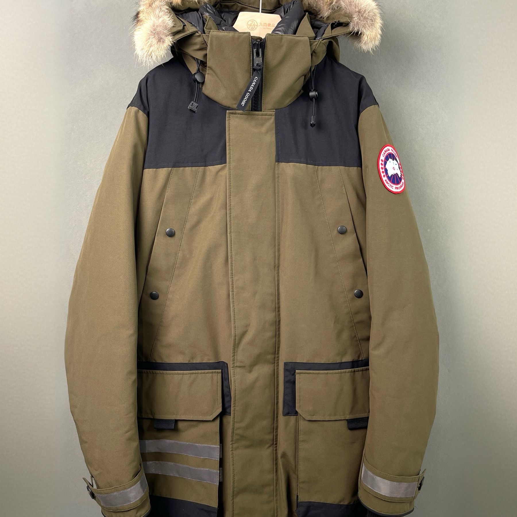 95新 CANADA GOOSE 羽绒服外套/L/G码/9459