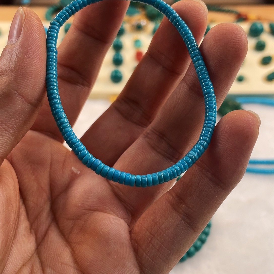 绿松石未镶嵌颈饰