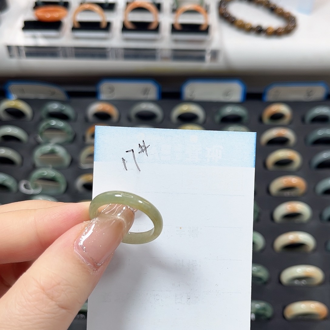 未镶嵌戒指翡翠翡翠戒圈