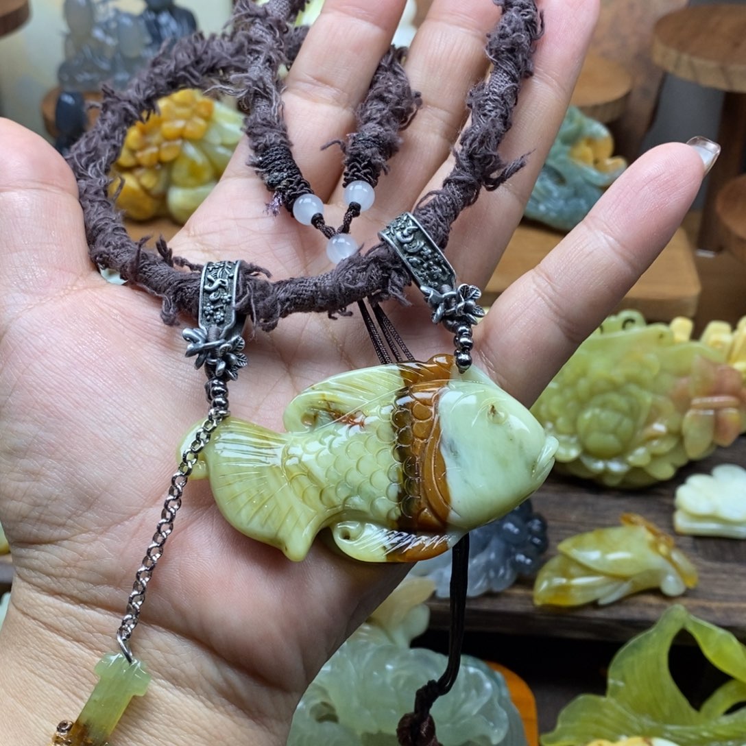 富***儿蛇纹石玉未镶嵌吊坠(赠链)