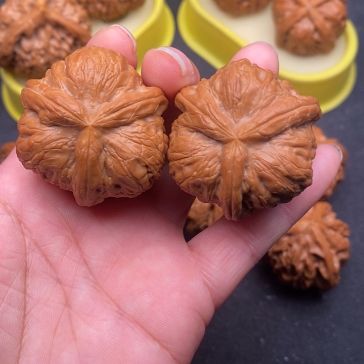 吊坠文玩核桃?****࿐