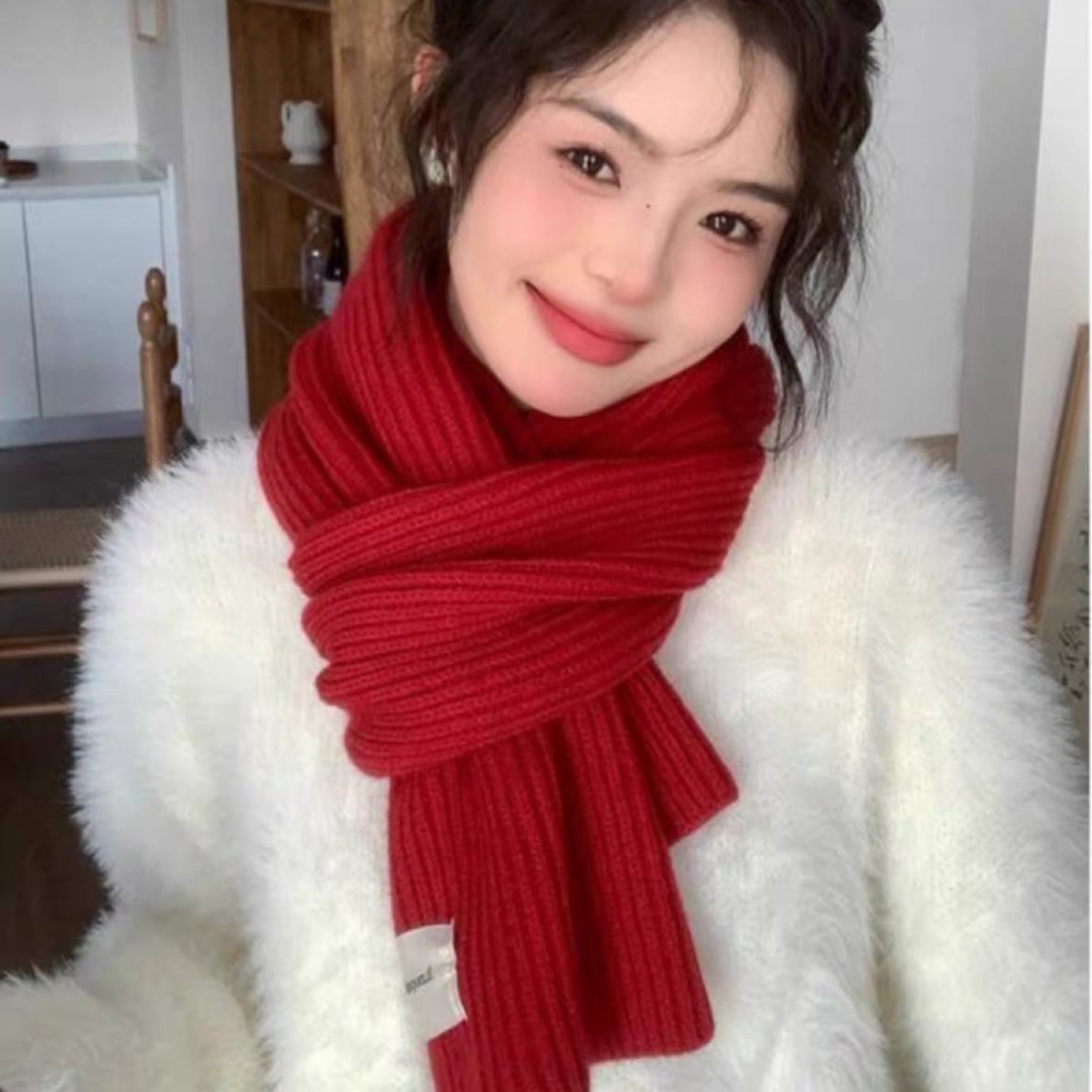 红色围巾女款2025新款冬季韩系氛围感高级感新年蓝色围脖百搭秋冬