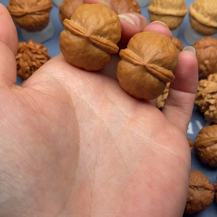 文玩核桃把件小海豚