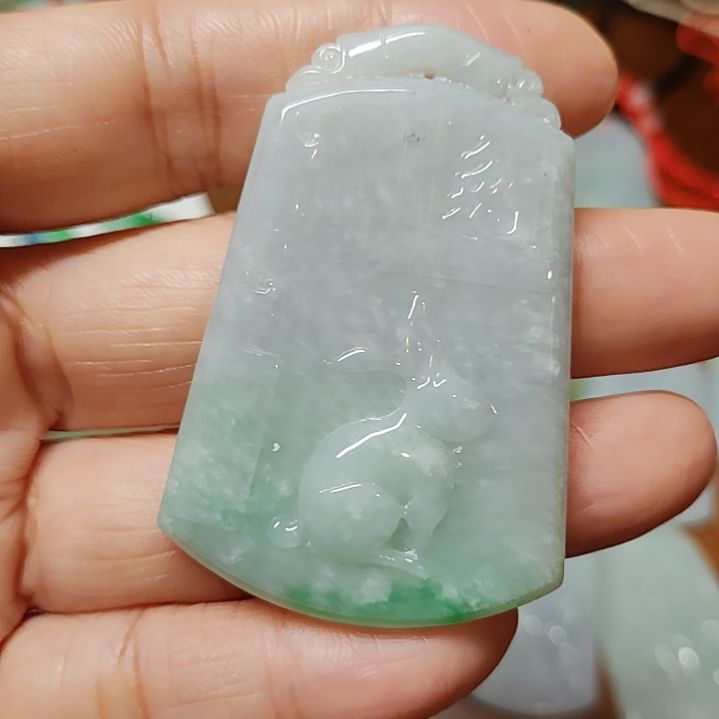 翡翠颈饰未镶嵌翡翠生肖牌