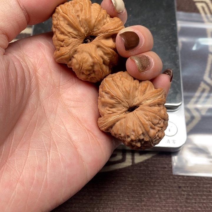 文玩核桃吊坠全品元宝