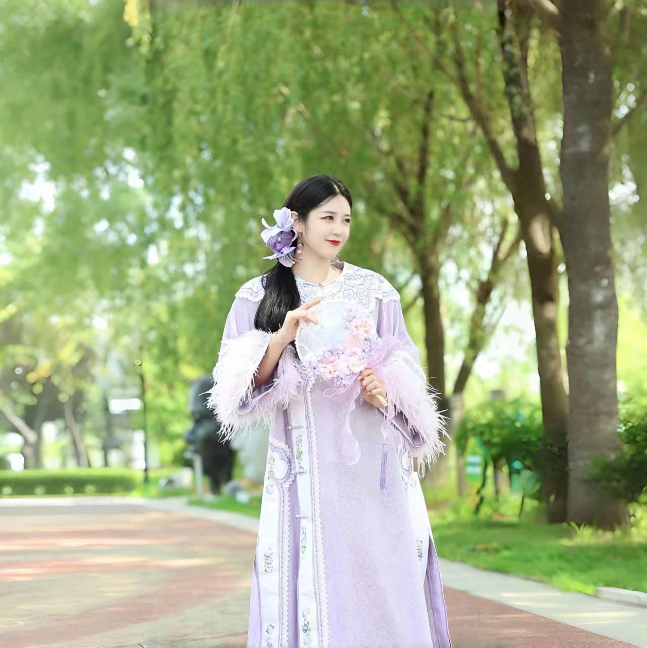 衣最芳绣千金留洋归来罗衣飘扬斜襟红色长袍长袍