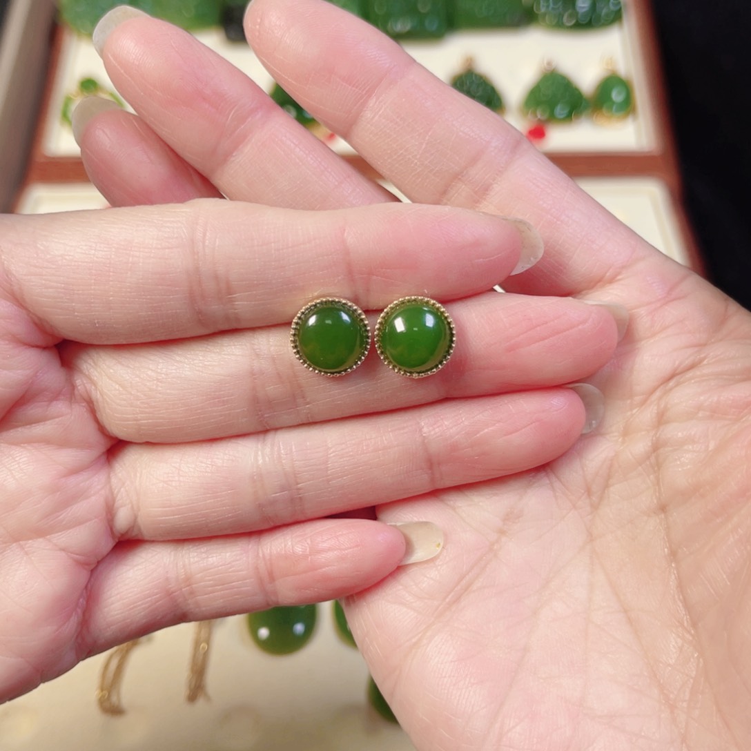 和田玉（碧玉）耳饰18K金镶嵌