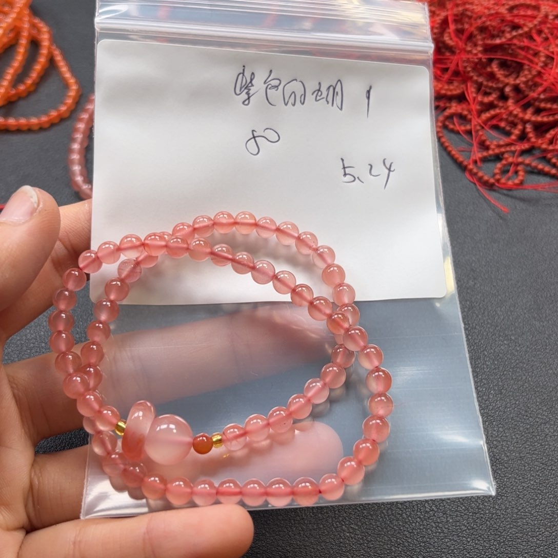 南红玛瑙手串未镶嵌@****蝶