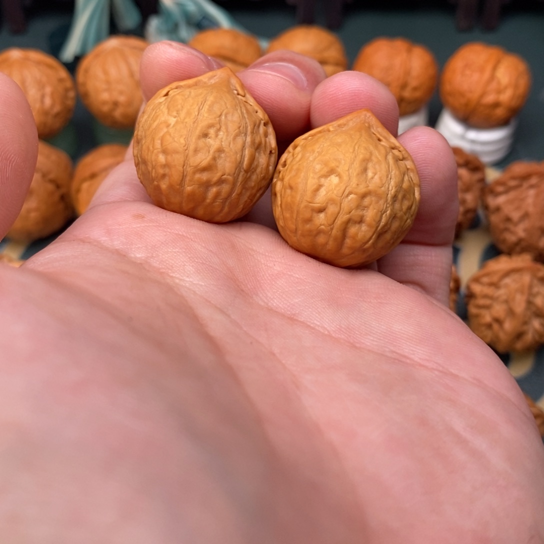 文玩核桃把件桃心