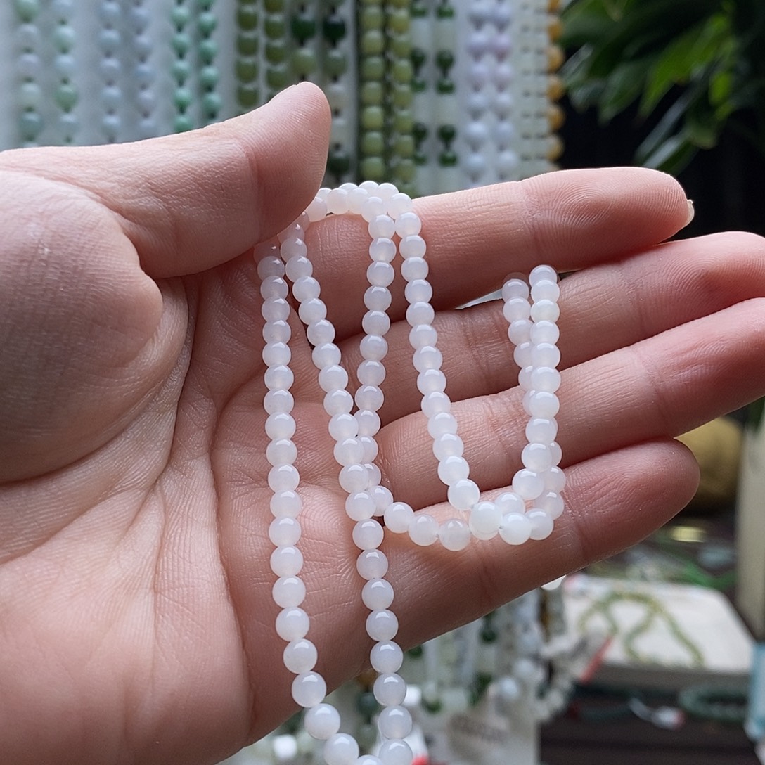 幺***妹和田玉未镶嵌颈饰