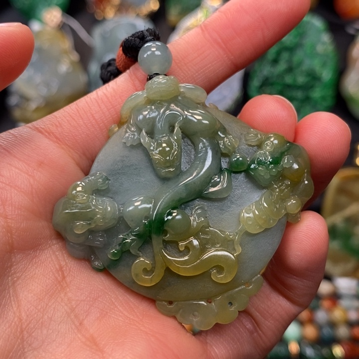 翡翠未镶嵌颈饰缅甸天然翡翠A货