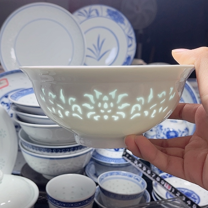 碗素玲珑雕塑缠枝牡丹六寸面碗