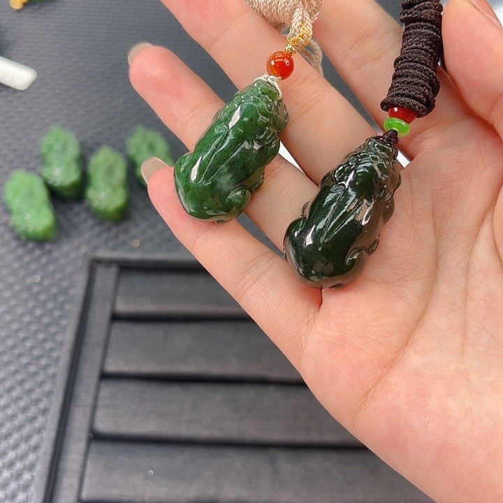 颈饰未镶嵌和田玉碧玉貔貅卡36