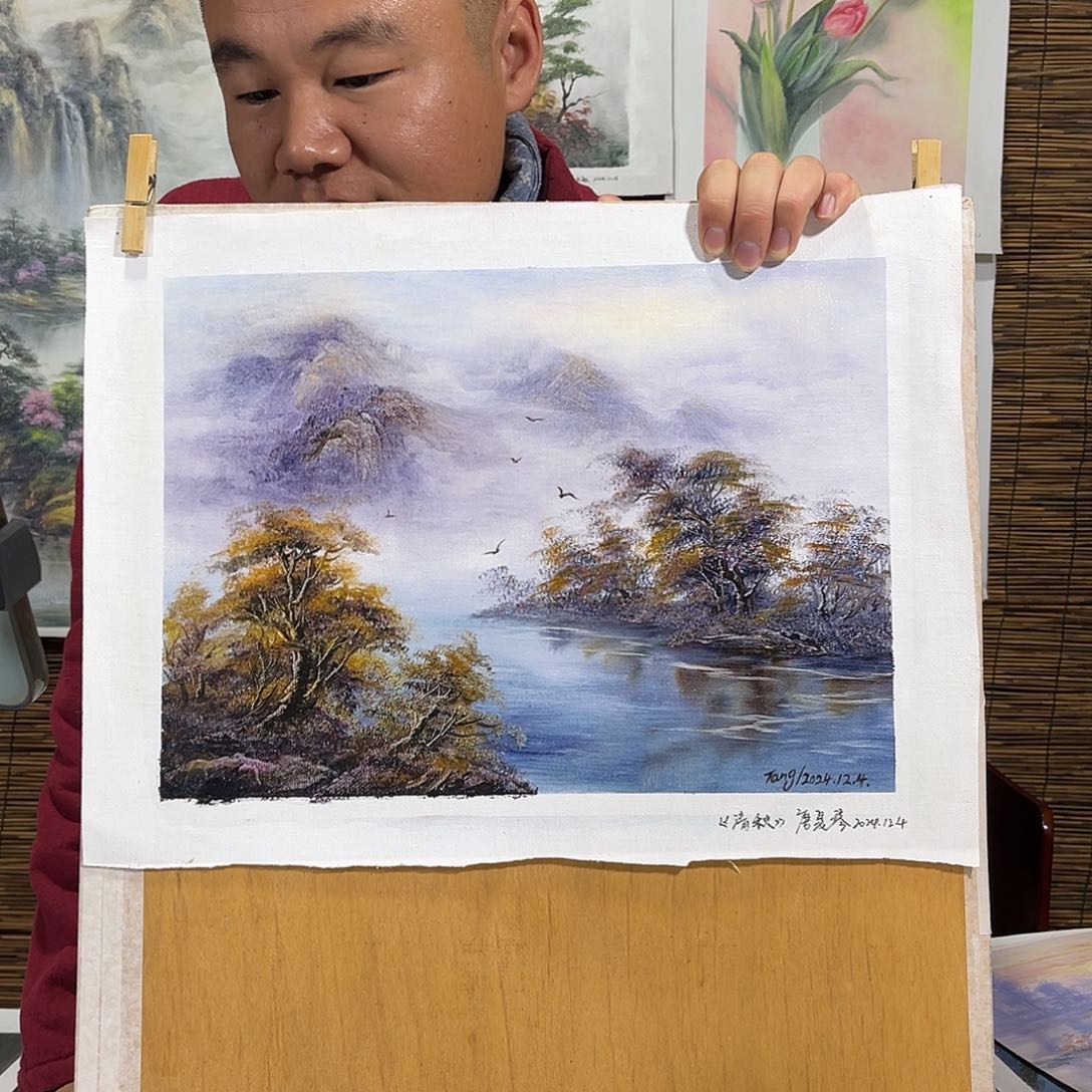 油画行路人小院绘画作品