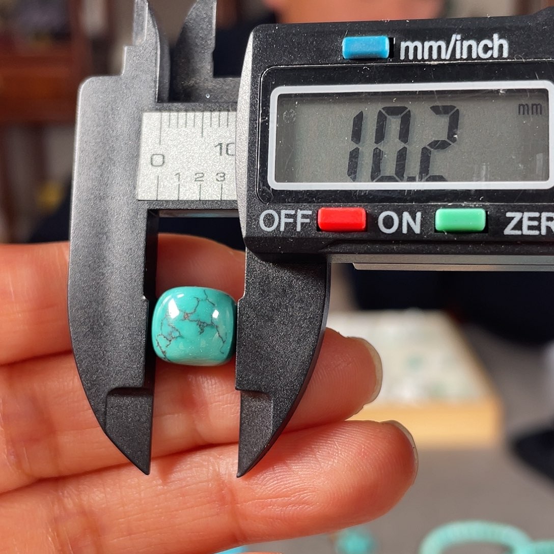 绿松石颈饰未镶嵌