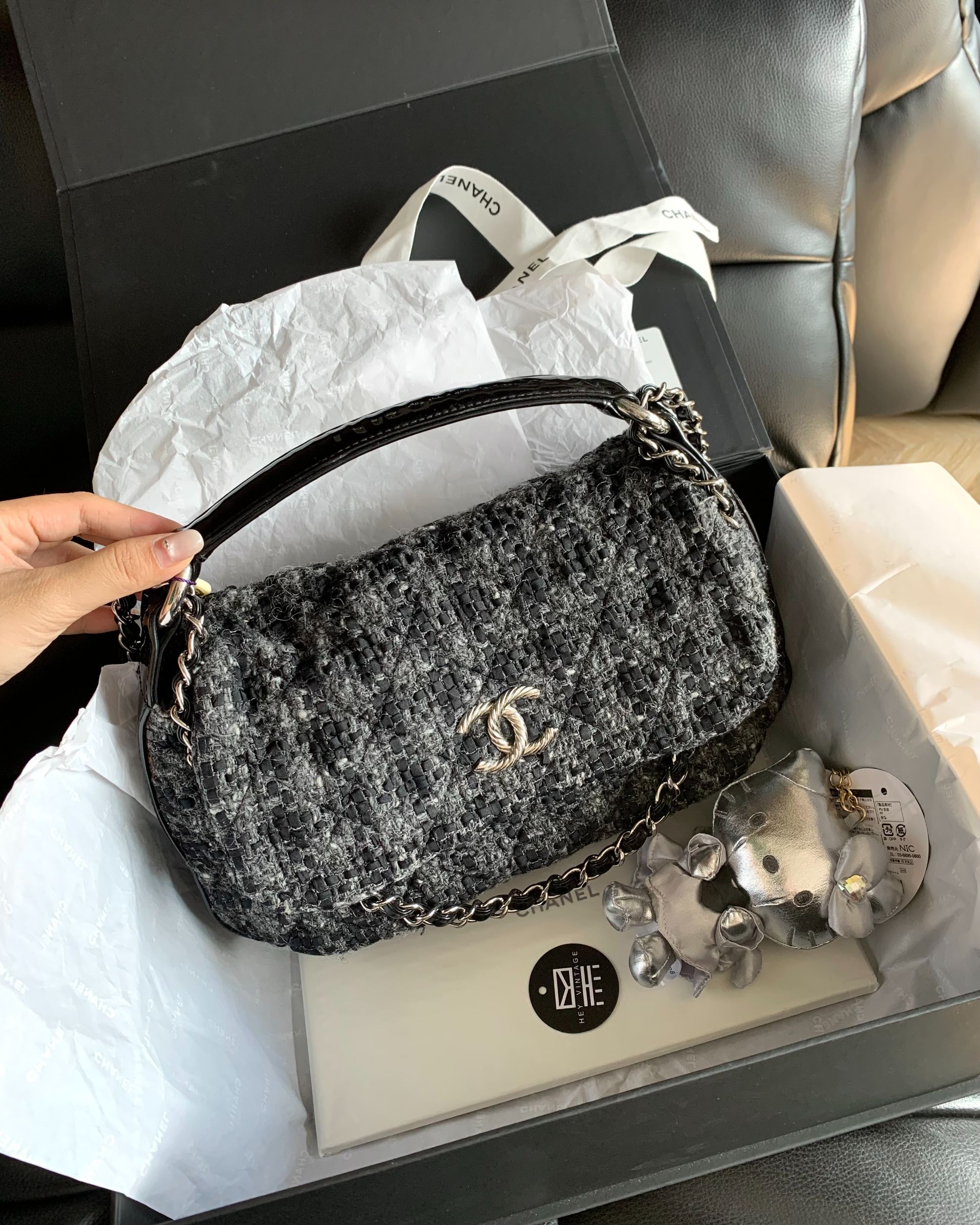 95新 Chanel/香奈儿 黑银毛呢漆皮拼接手提斜挎包 30cm 17433495