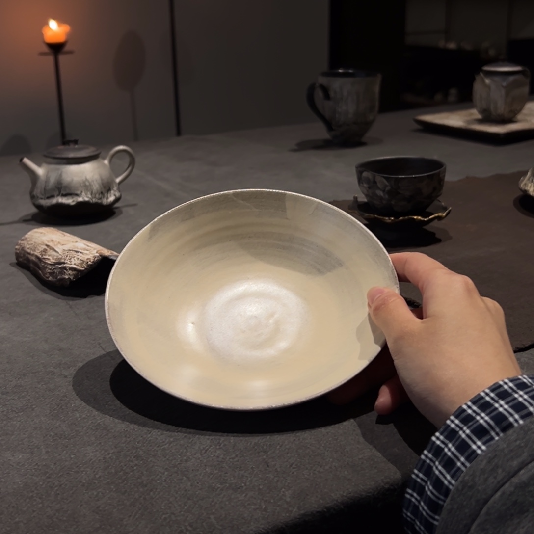 陶瓷。       陶瓷。