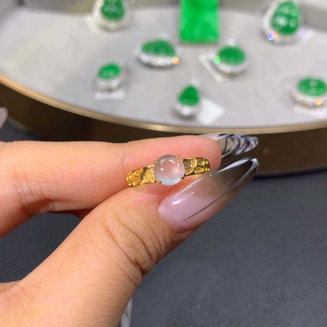 翡翠戒指18K金镶嵌翡翠