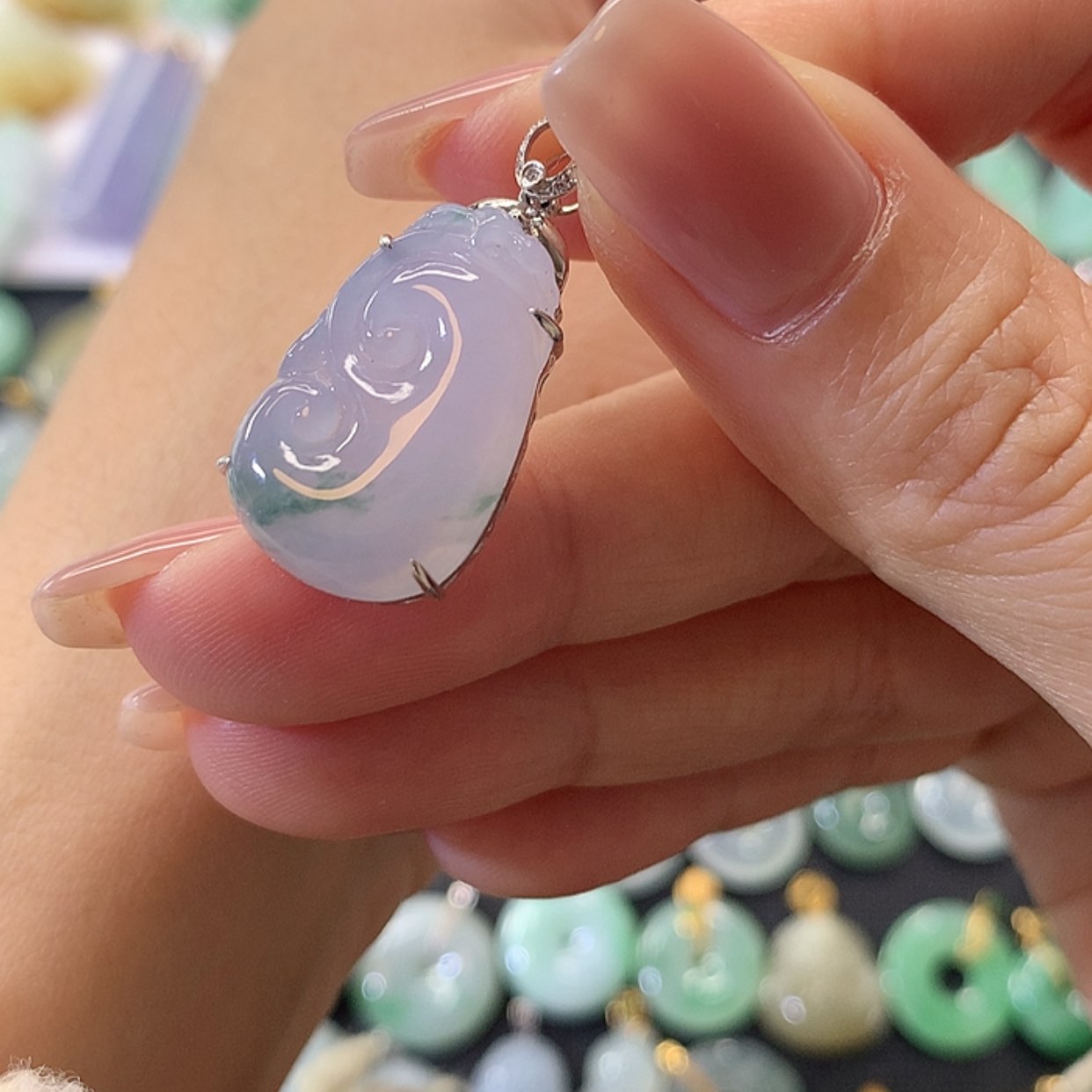 【闪购商品】翡翠吊坠(赠链)18K金镶嵌