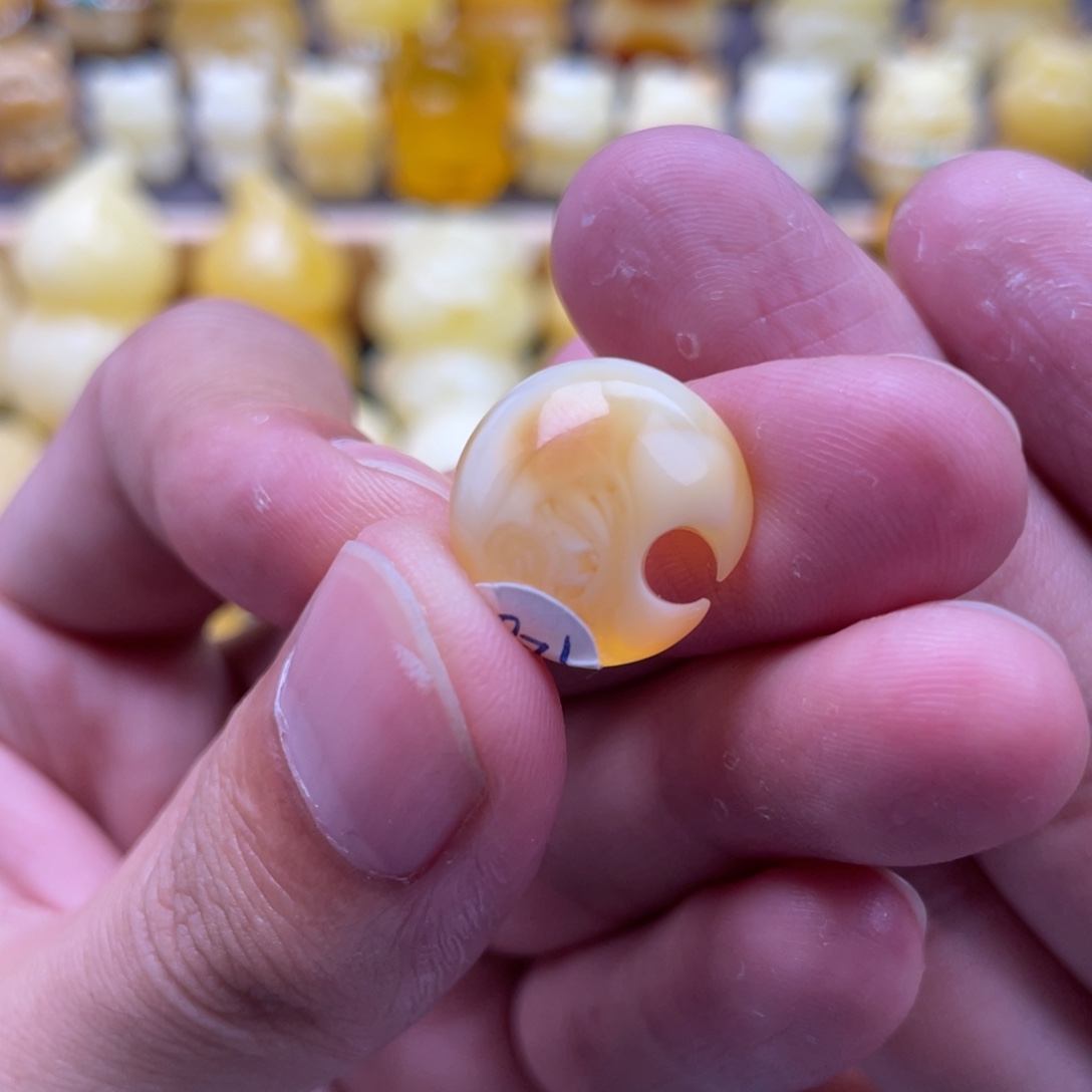 琥珀未镶嵌裸石蜜蜡